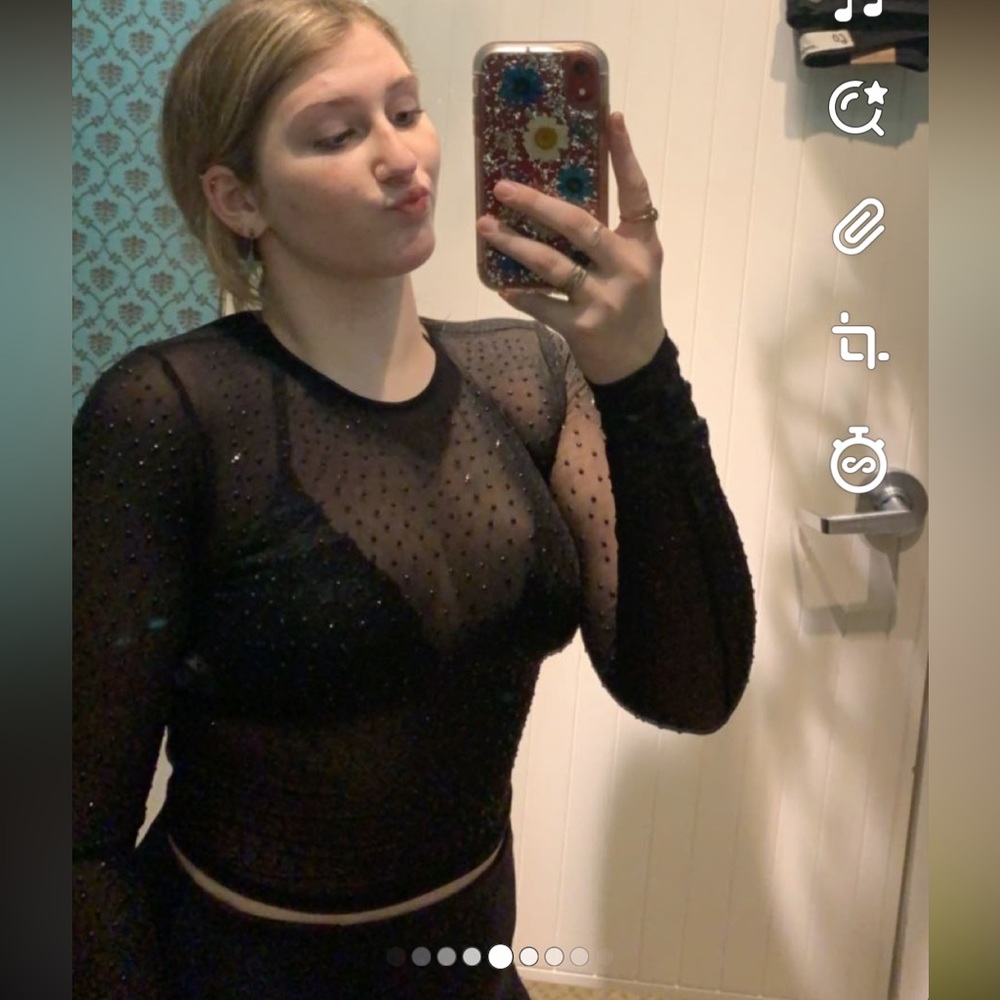 Mesh Bedazzled Windsor Black Top. Size Med.